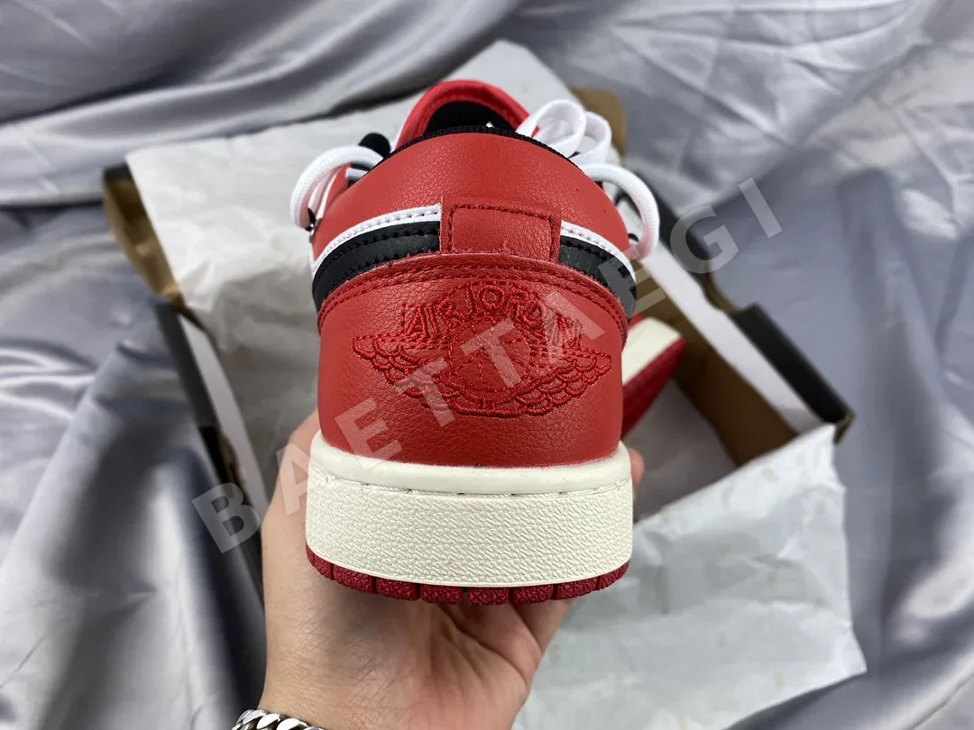 오프화이트 AJ1 로우탑 농구화 상세 이미지 8