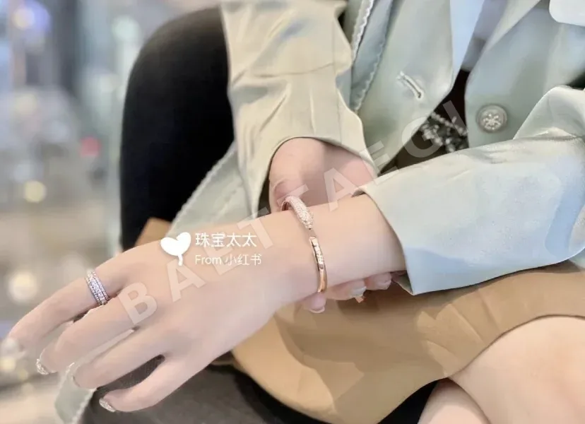 까르띠에 팬서 18K 골드 팔찌 61193