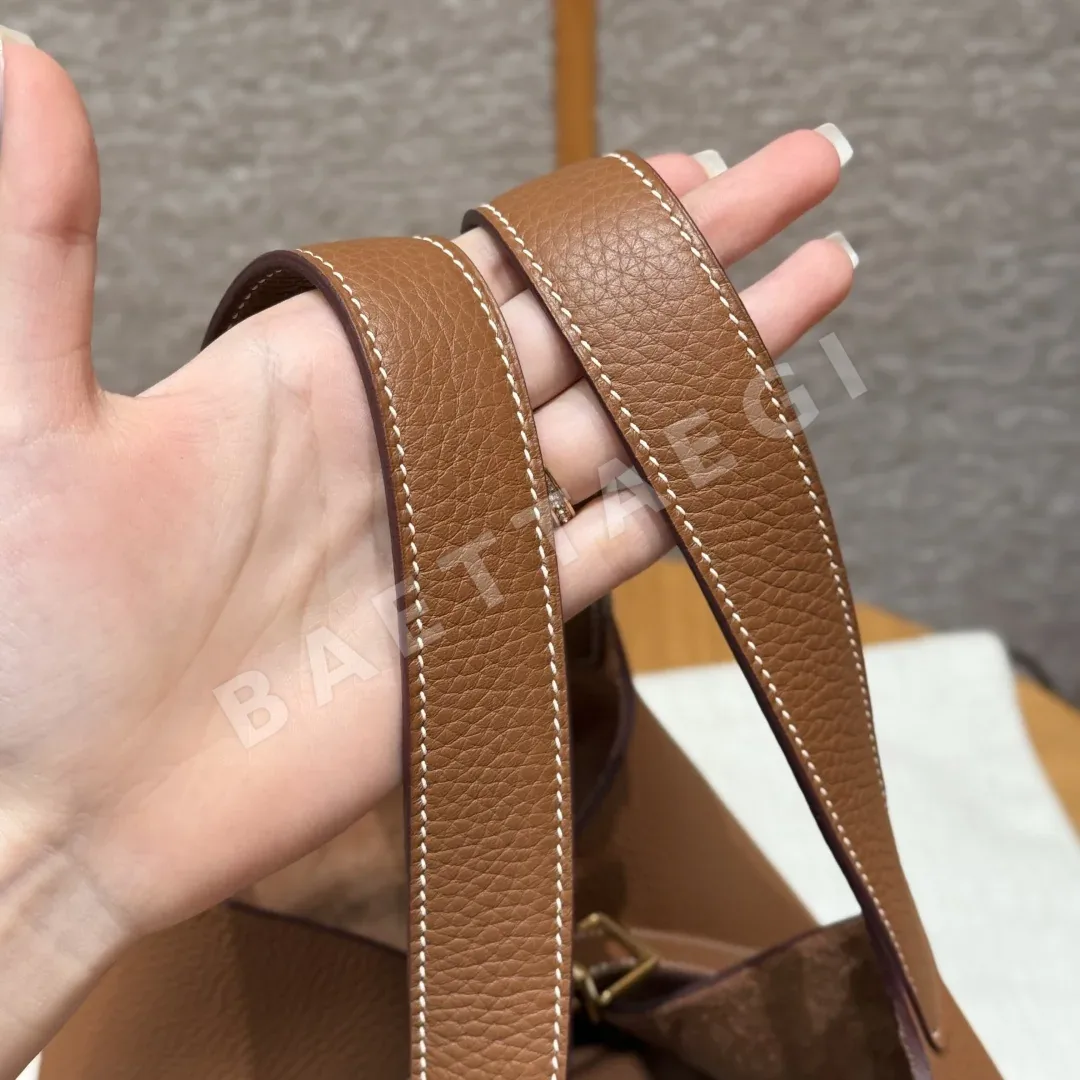 에르메스 피코탄 락 크레망스 가죽 가방 상세 이미지 9