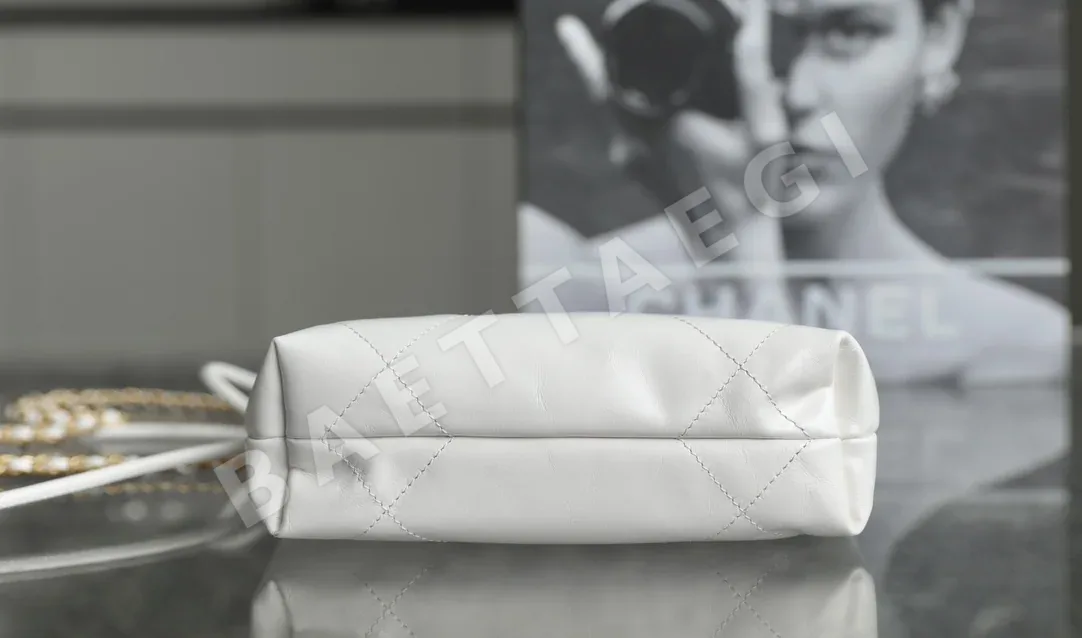 샤넬 미니 송아지가죽 가방 상세 이미지 7