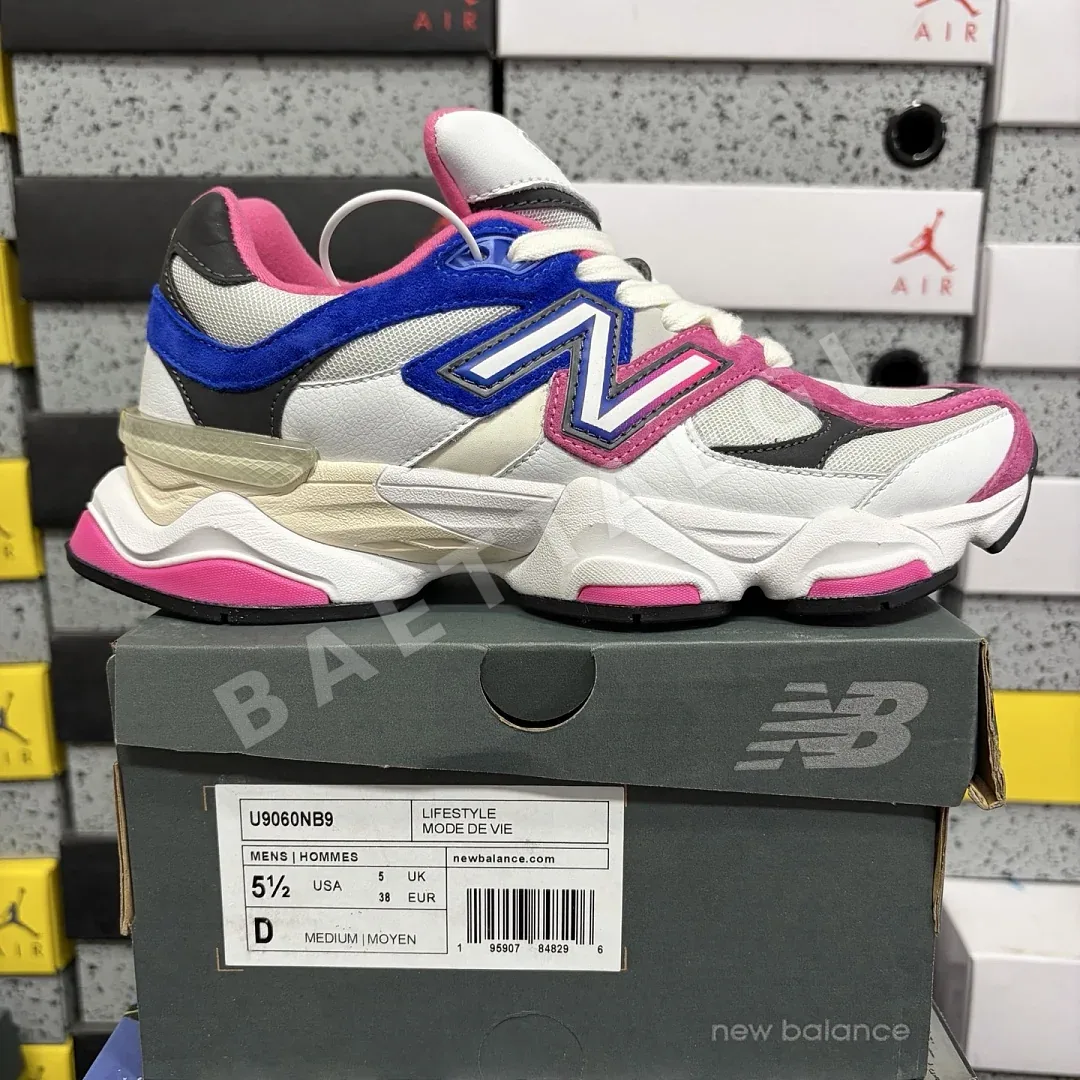 뉴발란스 [C] 9060 화이트 핑크 블루 U9060NB9 202082 New Balance 9060