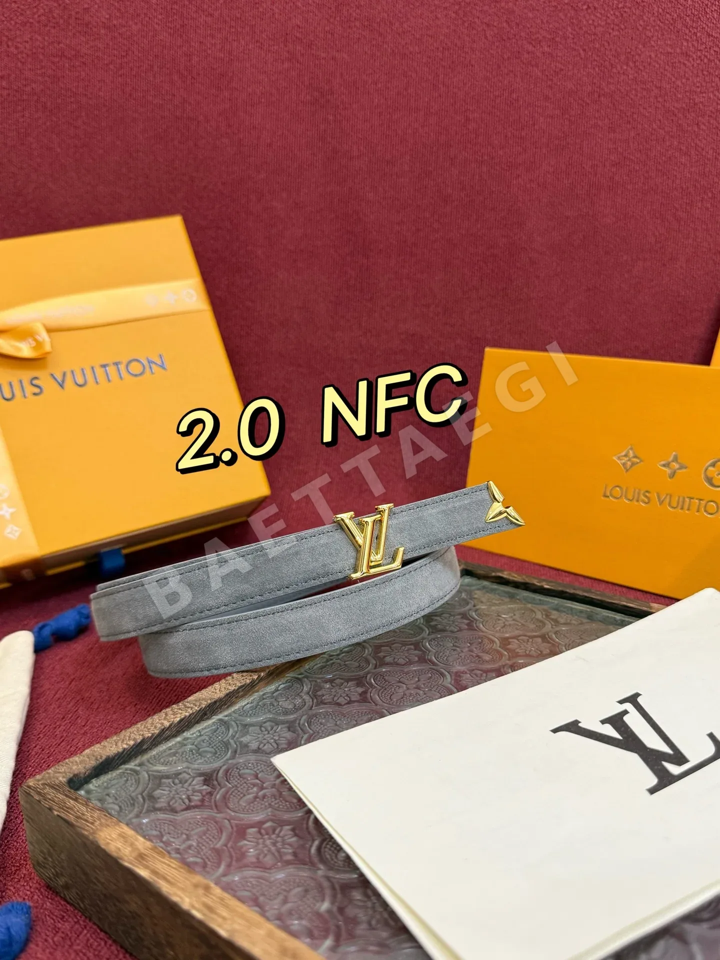 루이비통 LV 이니셜 골드 플라워 장식 스웨이드 벨트 57607