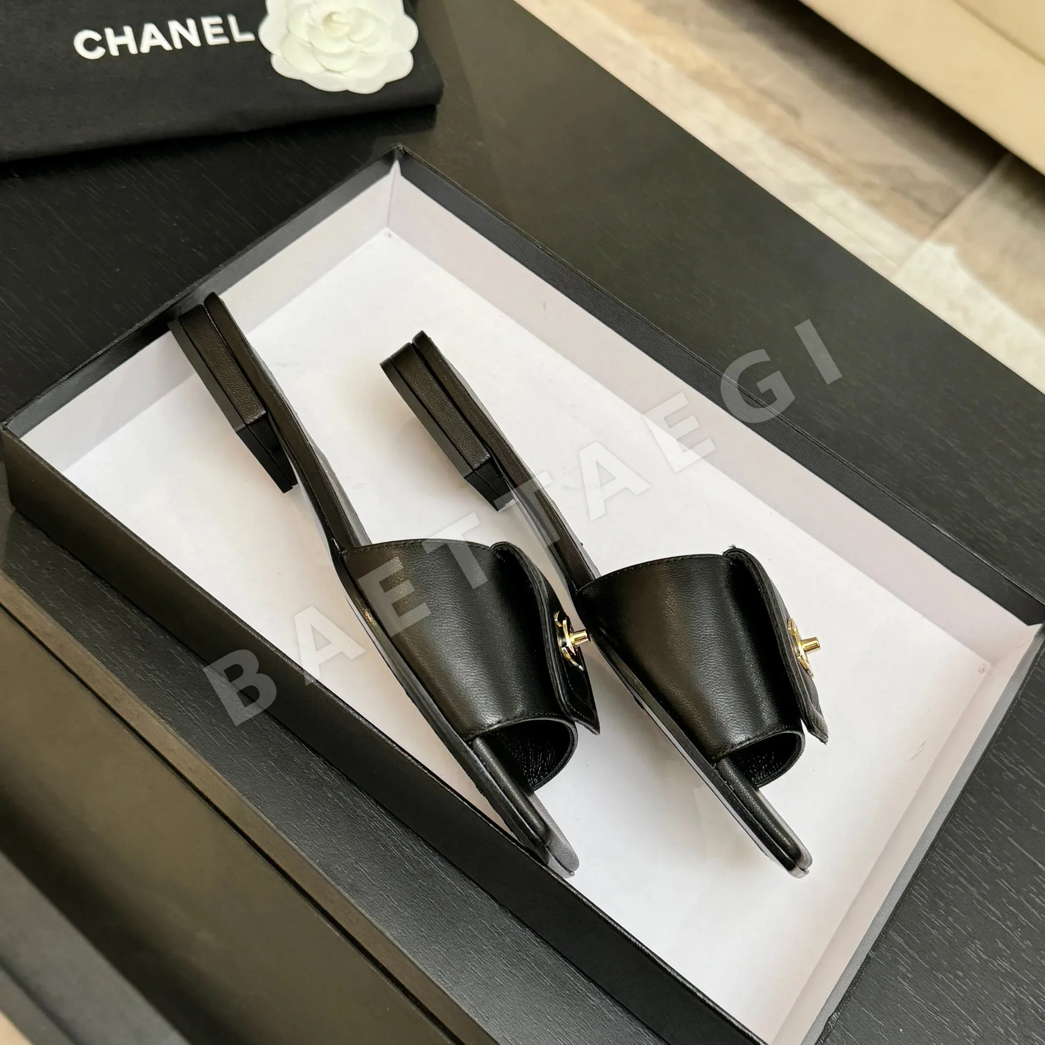 샤넬 더블 C 백팩 버클 스퀘어 토 슬리퍼 상세 이미지 4