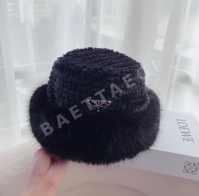 프라다 밍크 퍼 귀덮개 어부모자 84781