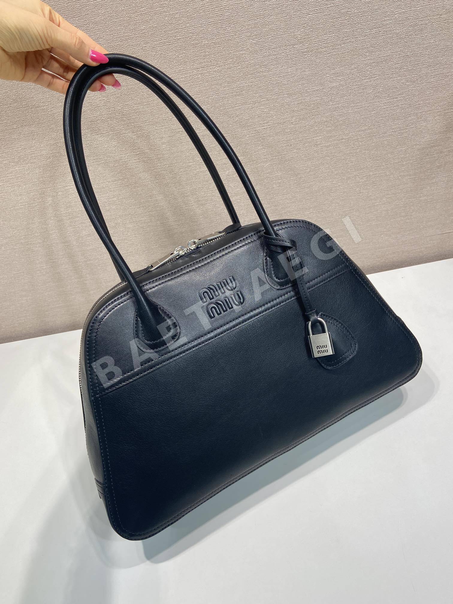미우미우 볼링백 가죽 핸드백 5BB196 상세 이미지 3