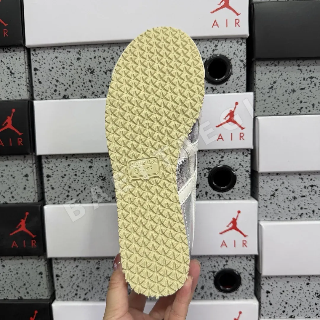 오니츠카타이거 [QC] 멕시코 66 1183B566-021 202278 Onitsuka Tiger Mexico 66 Silver Off 상세 이미지 9