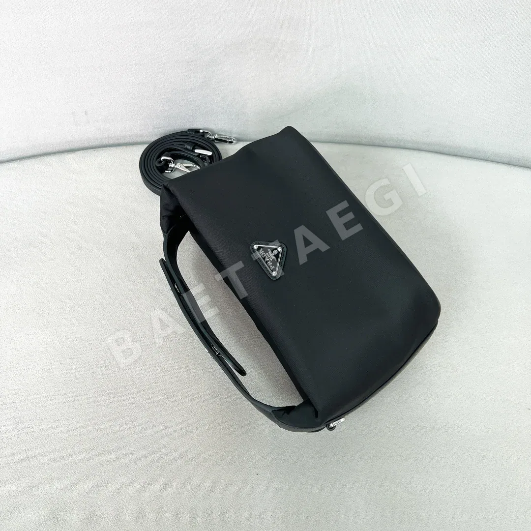 프라다 나일론 런치박스 가방 1BC302 상세 이미지 5