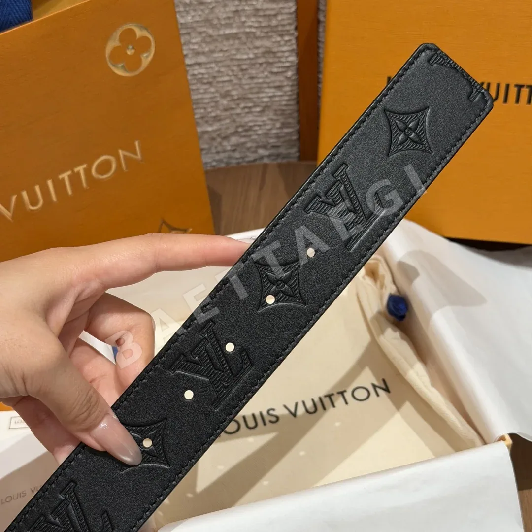 루이비통 이니셜 모노그램 엠보스 리버시블 벨트 상세 이미지 9