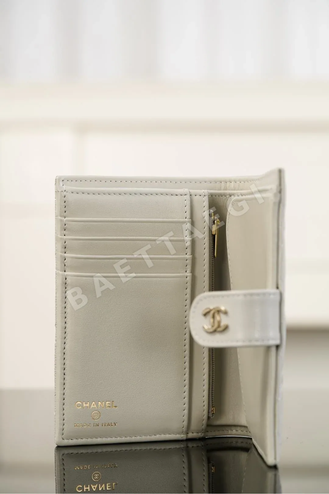 샤넬 페블드 카프 그레인드 송아지가죽 여성 지갑 상세 이미지 5