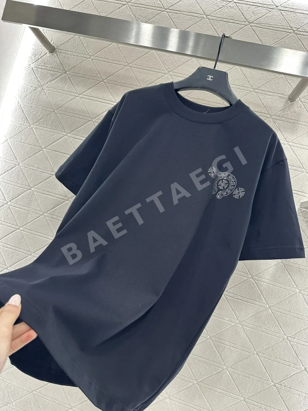 크롬하츠 라인스톤 장식 크루넥 여성 반팔 티셔츠 상세 이미지 6