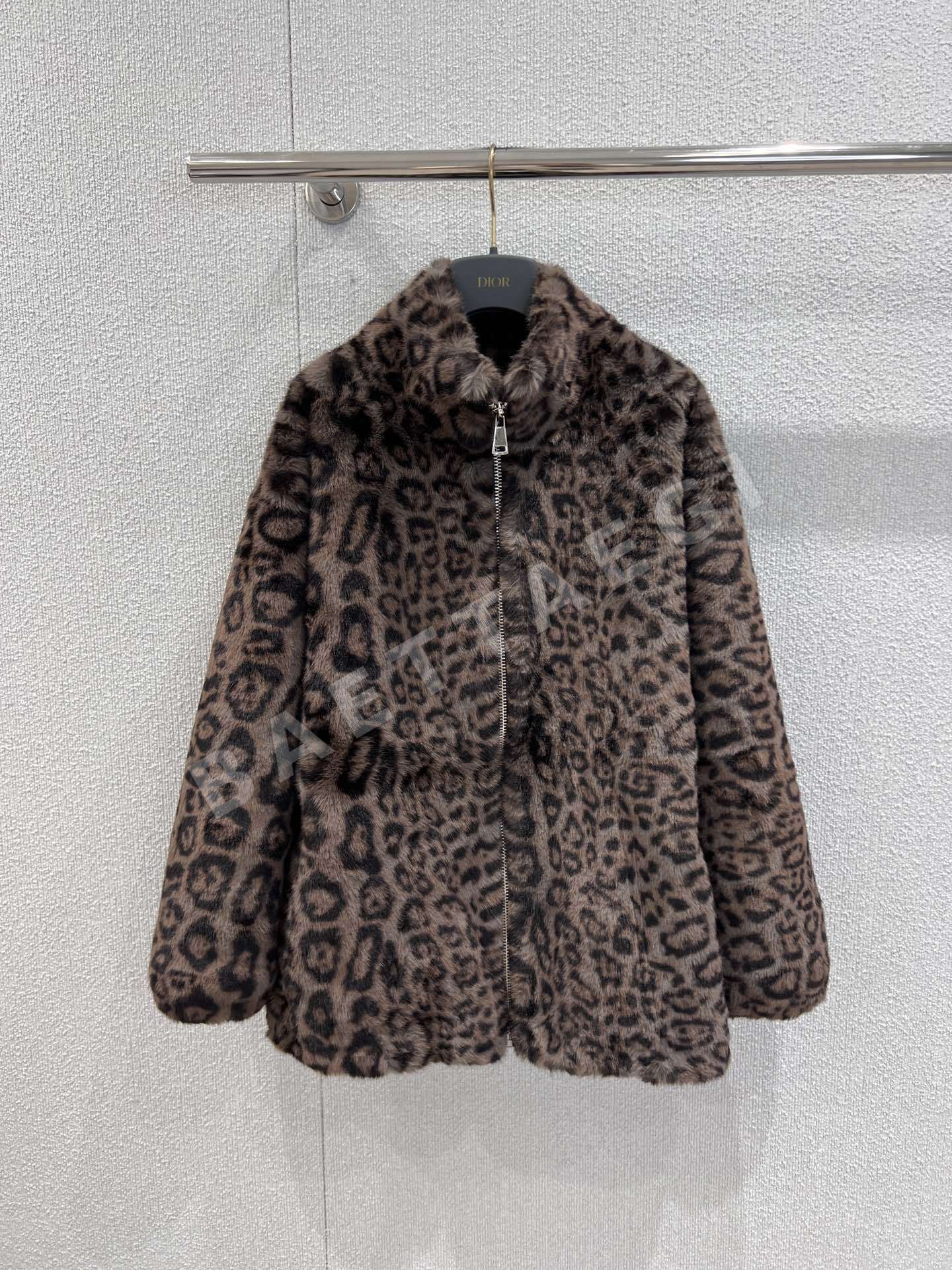 디올 레오파드 퍼 안감 지퍼 스탠드카라 자켓 상세 이미지 2