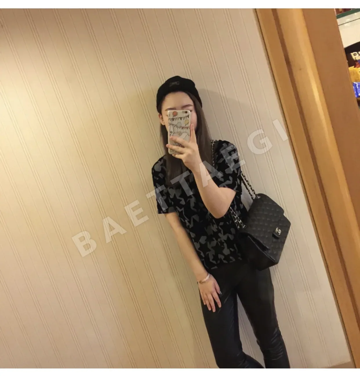 샤넬 점보 클래식 플랩 블랙 실버 데님 가방 상세 이미지 4