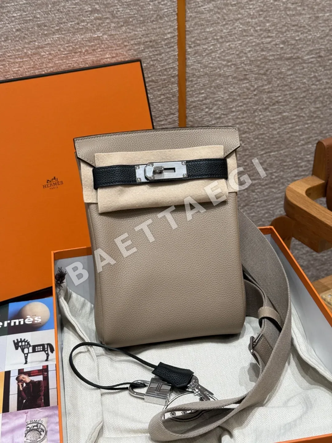 에르메스 핵 아 도 토고 배색 체스트백 가방 상세 이미지 1