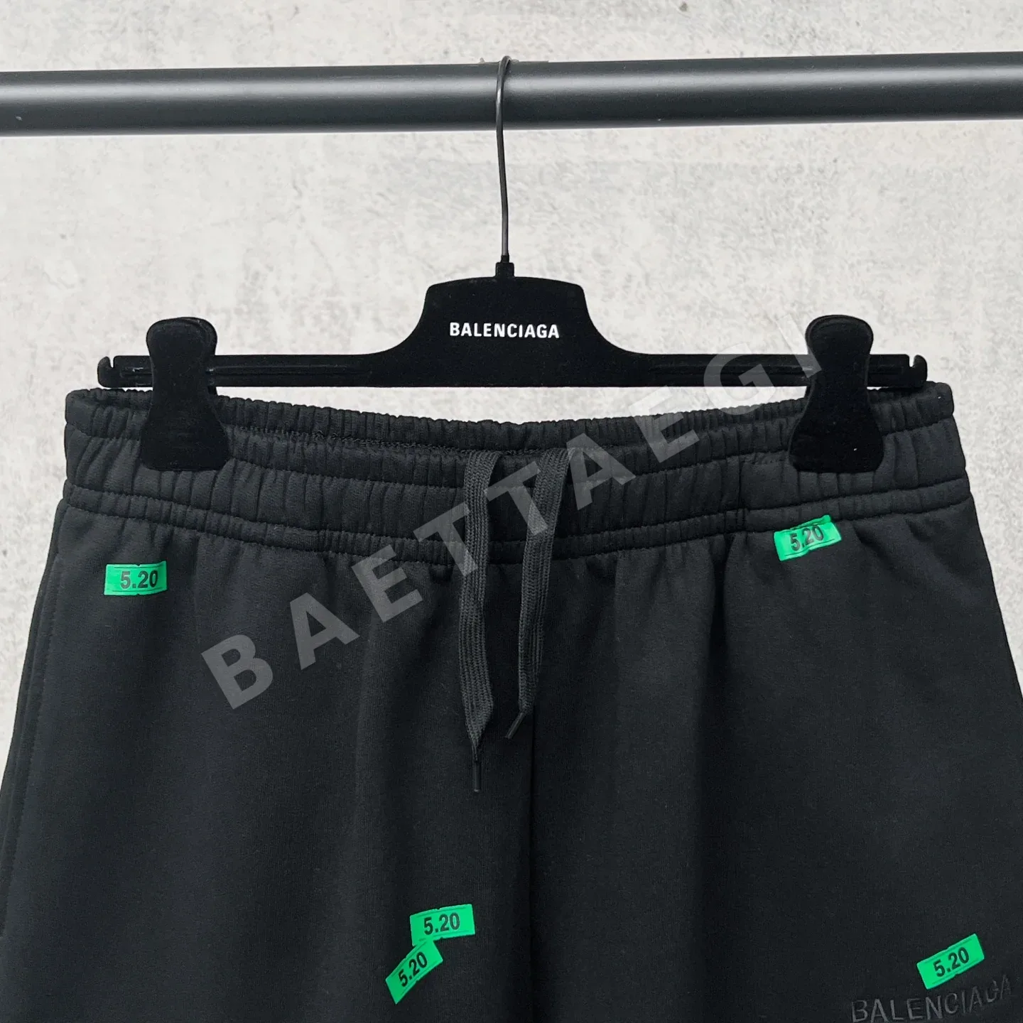 발렌시아가 Paris 프린트 여성 바지 상세 이미지 3