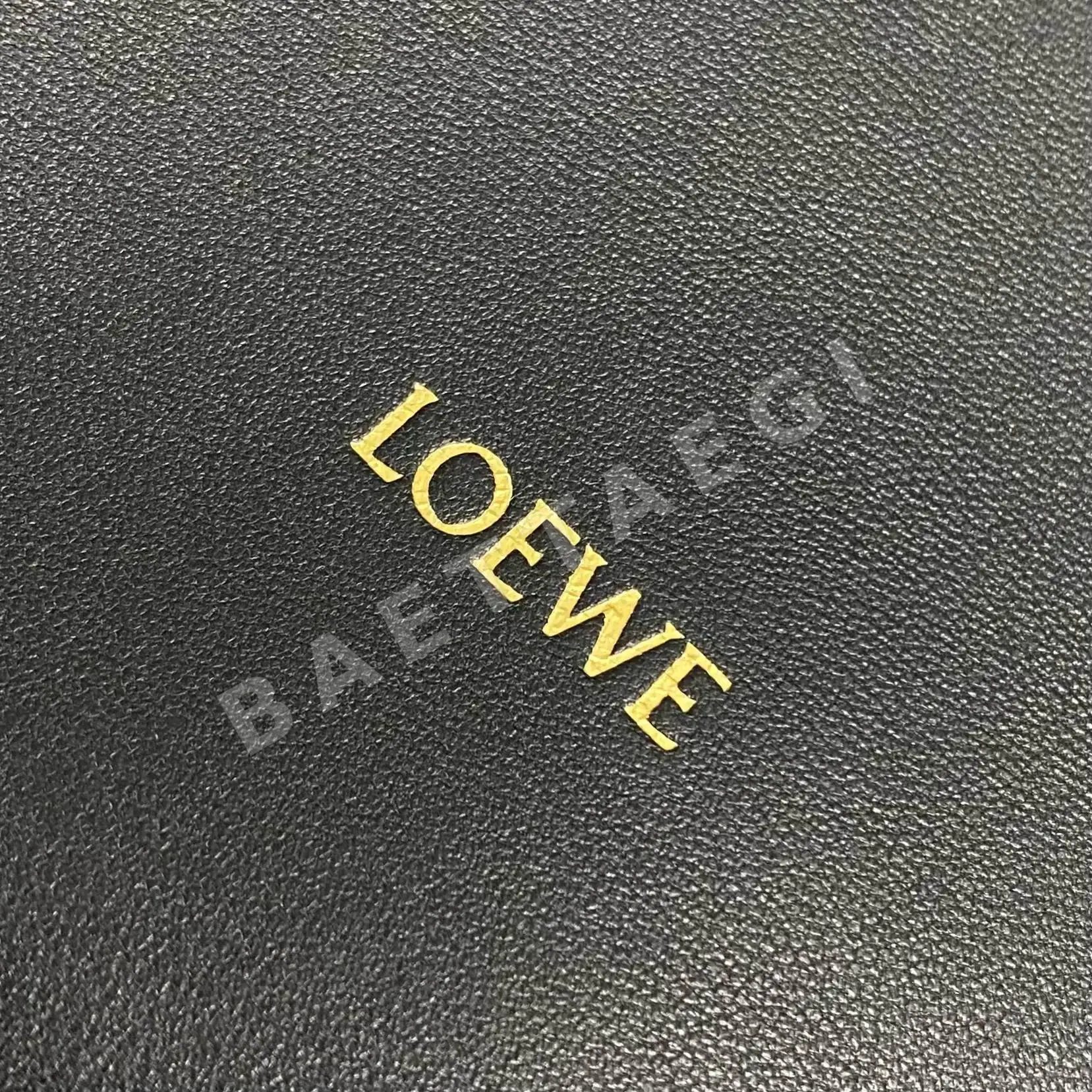 로에베 미디엄 램스킨 드로스트링 숄더백 상세 이미지 8