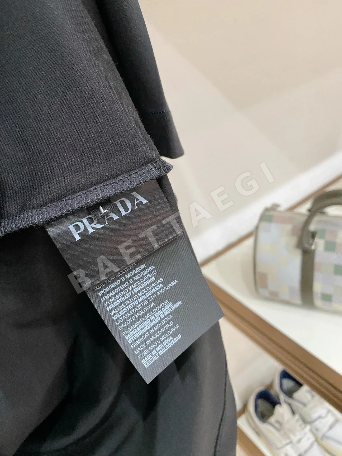 프라다 크루넥 반팔 티셔츠 상세 이미지 8