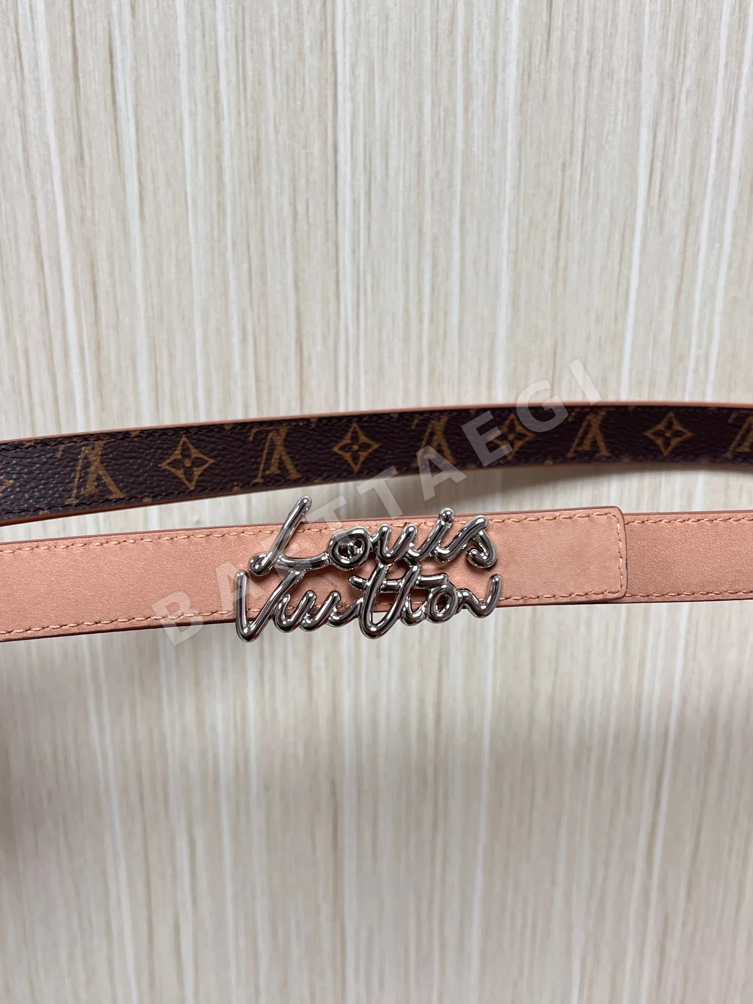 루이비통 LV 도핀 리버서블 카프스킨 벨트 상세 이미지 7