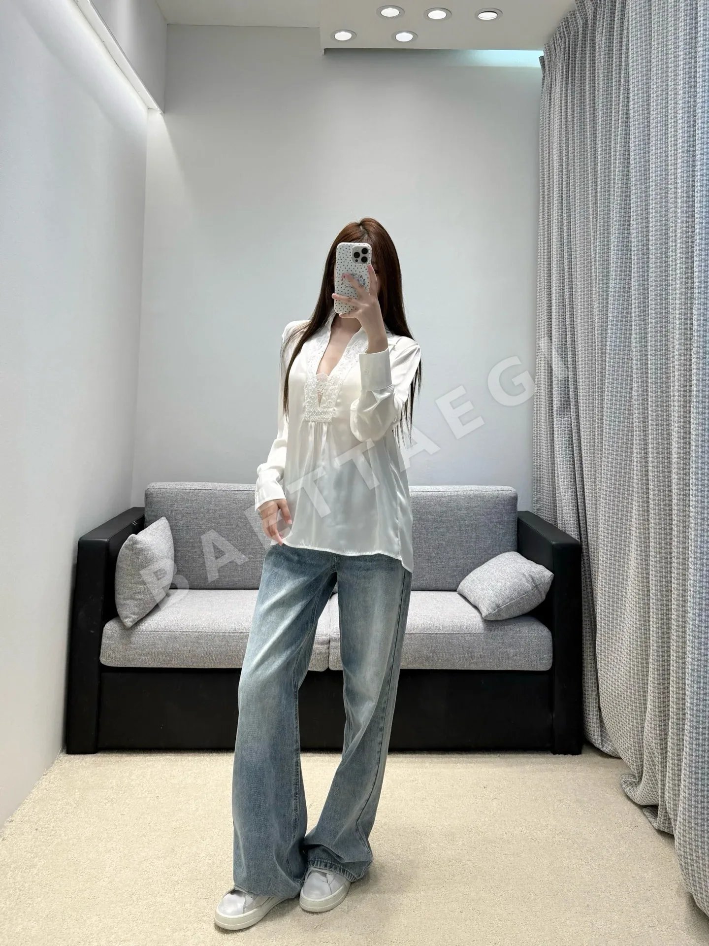 샤넬 새틴 레이스 V넥 여성 셔츠 상세 이미지 4