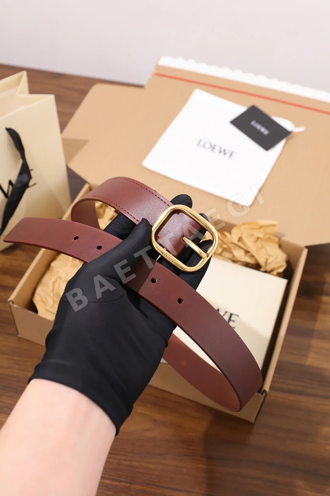 로에베 토프 그레인 송아지가죽 벨트 상세 이미지 3
