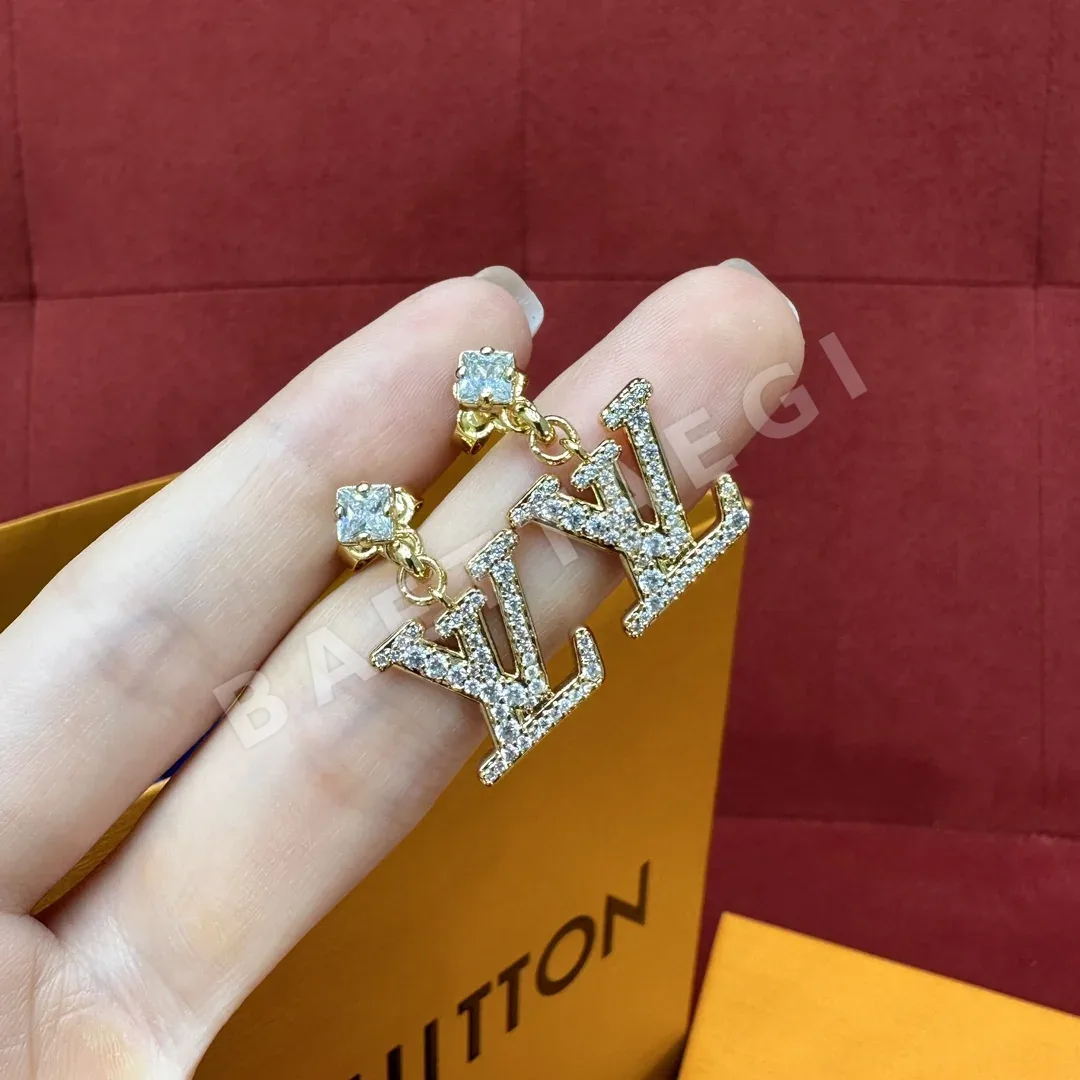루이비통 스몰 스퀘어 다이아몬드 레터 귀걸이 178779