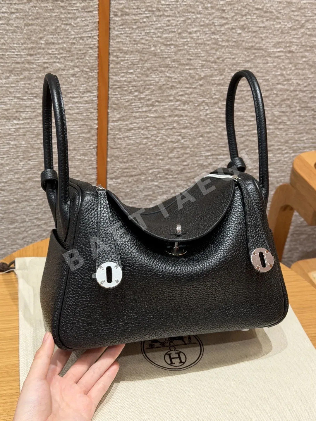 에르메스 린디 26 블랙 가방 상세 이미지 1