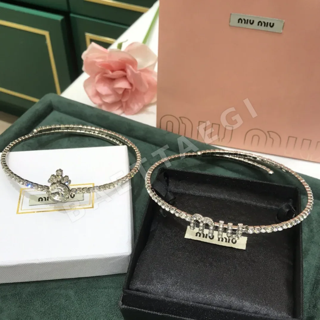 미우미우 다이아몬드 장식 목걸이 61214