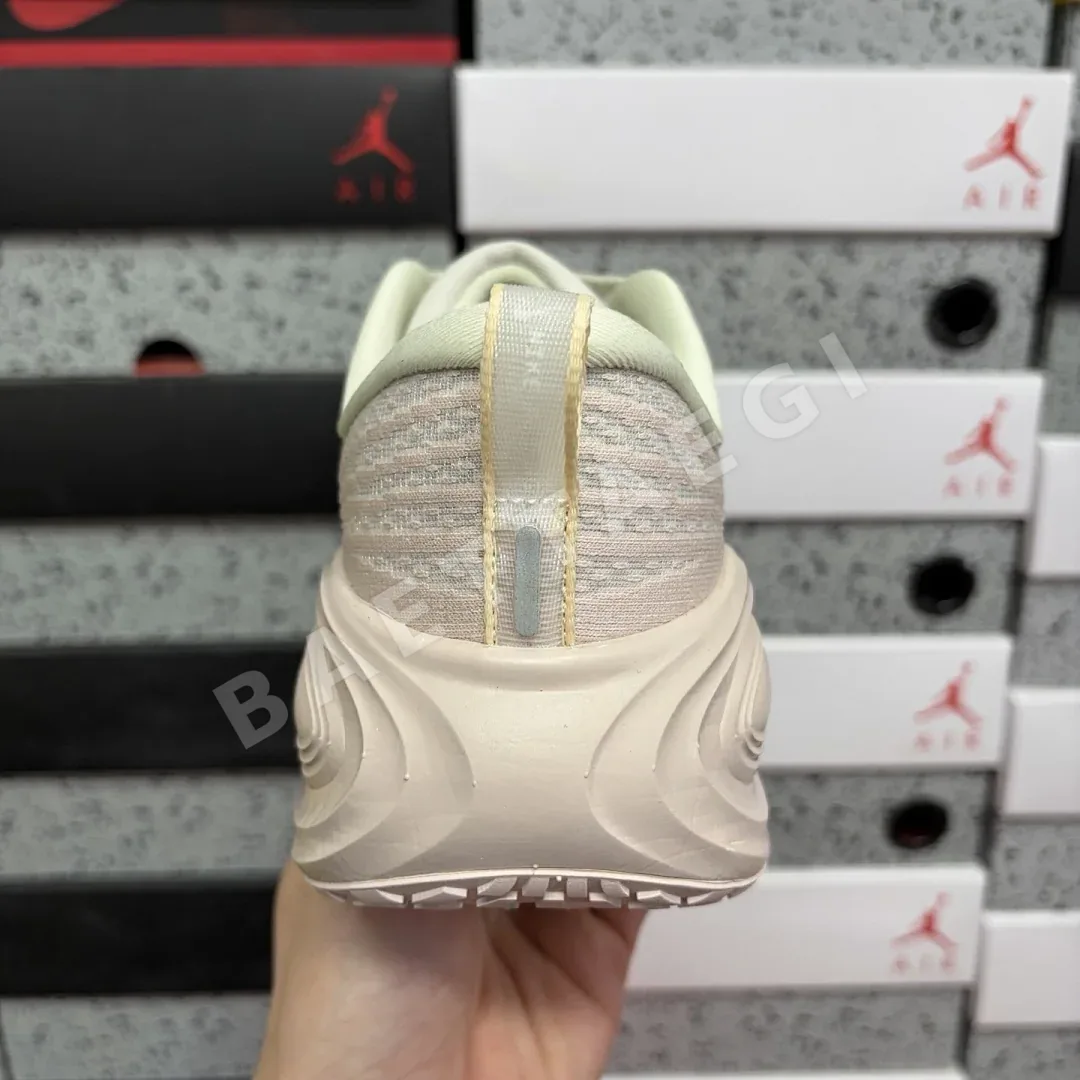 나이키 [GT] 보메로 플러스 HV8154-603 201153 Nike Vomero Plus Silt Red 상세 이미지 9