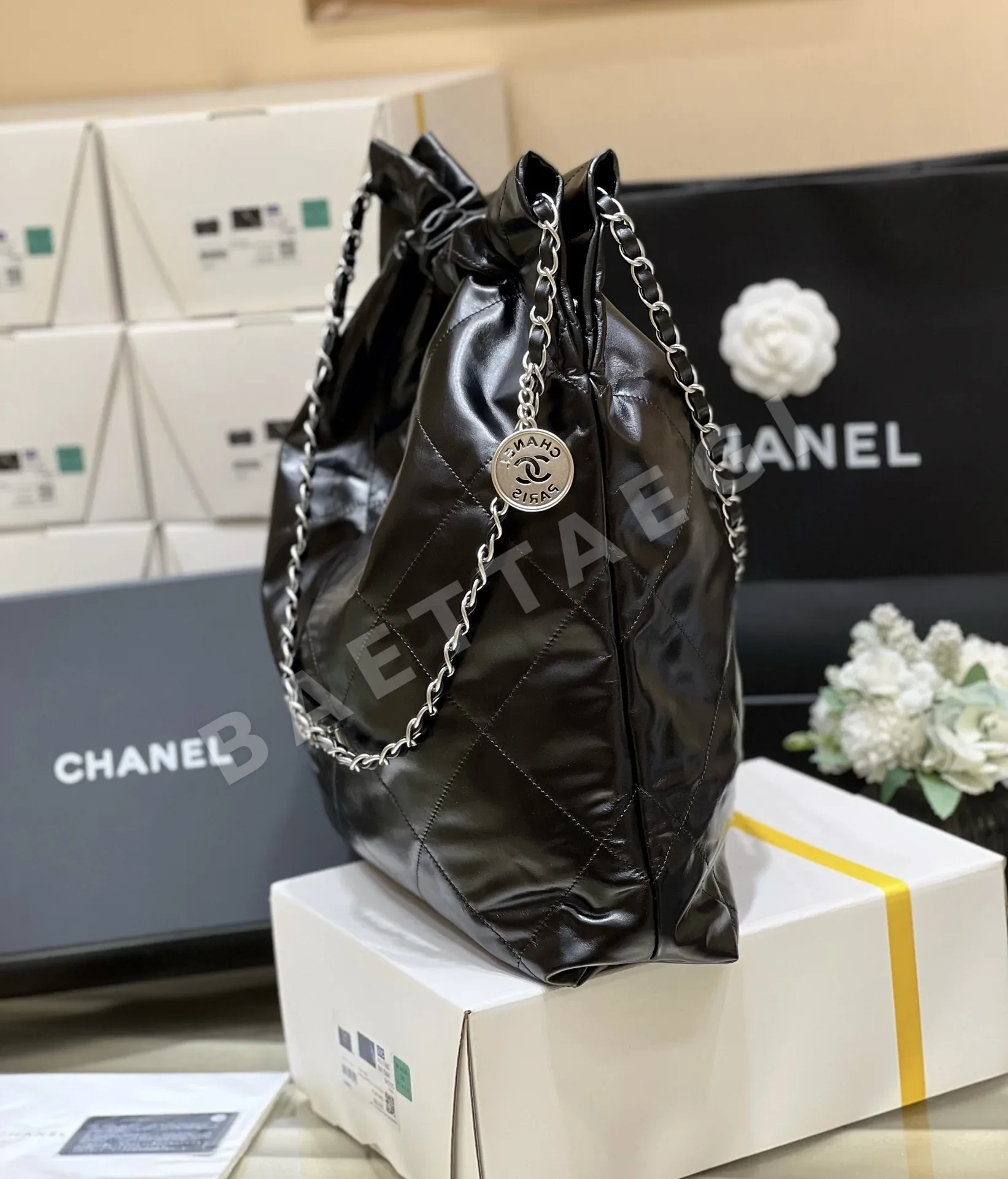 샤넬 22백 사각 프레임 송아지가죽 대형 가방 AS3262 상세 이미지 8