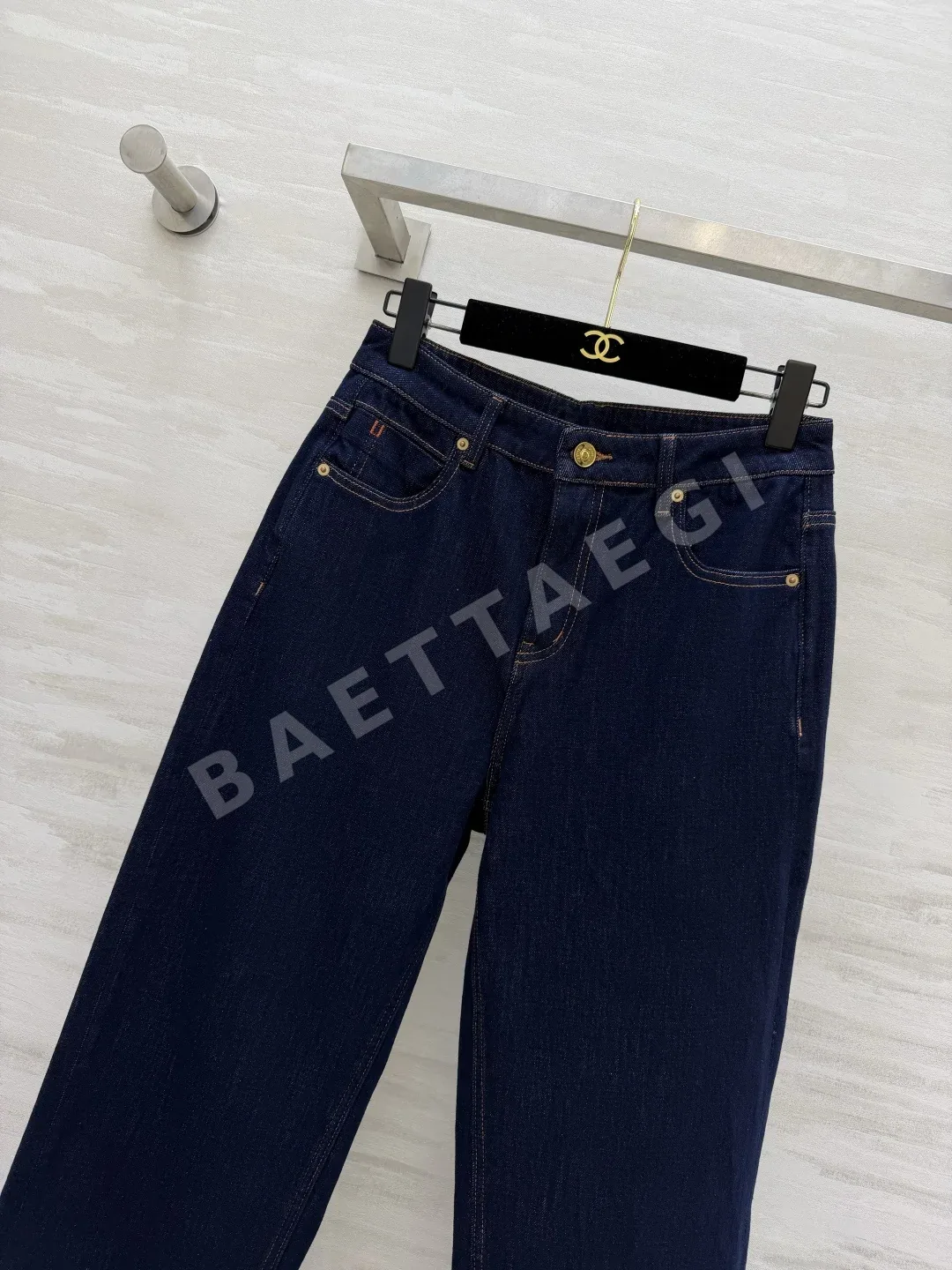 프라다 라이트워시블루 크롭 와이드 데님 여성 의류 상세 이미지 4