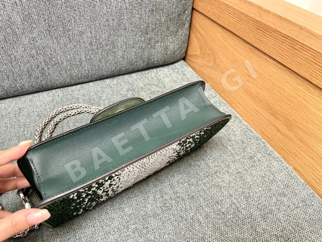 발렌티노 스톤 장식 소가죽 암홀 백 가방 상세 이미지 5