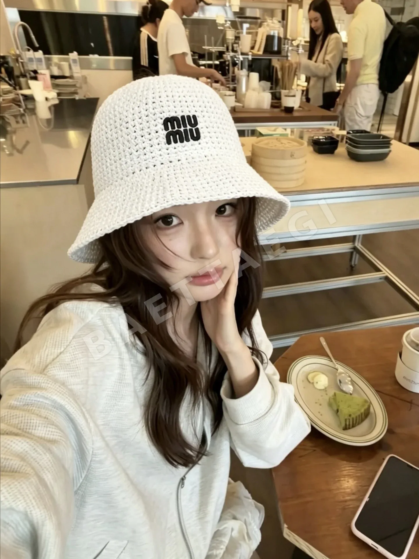 미우미우 손뜨개 접이식 밀짚 모자 119637