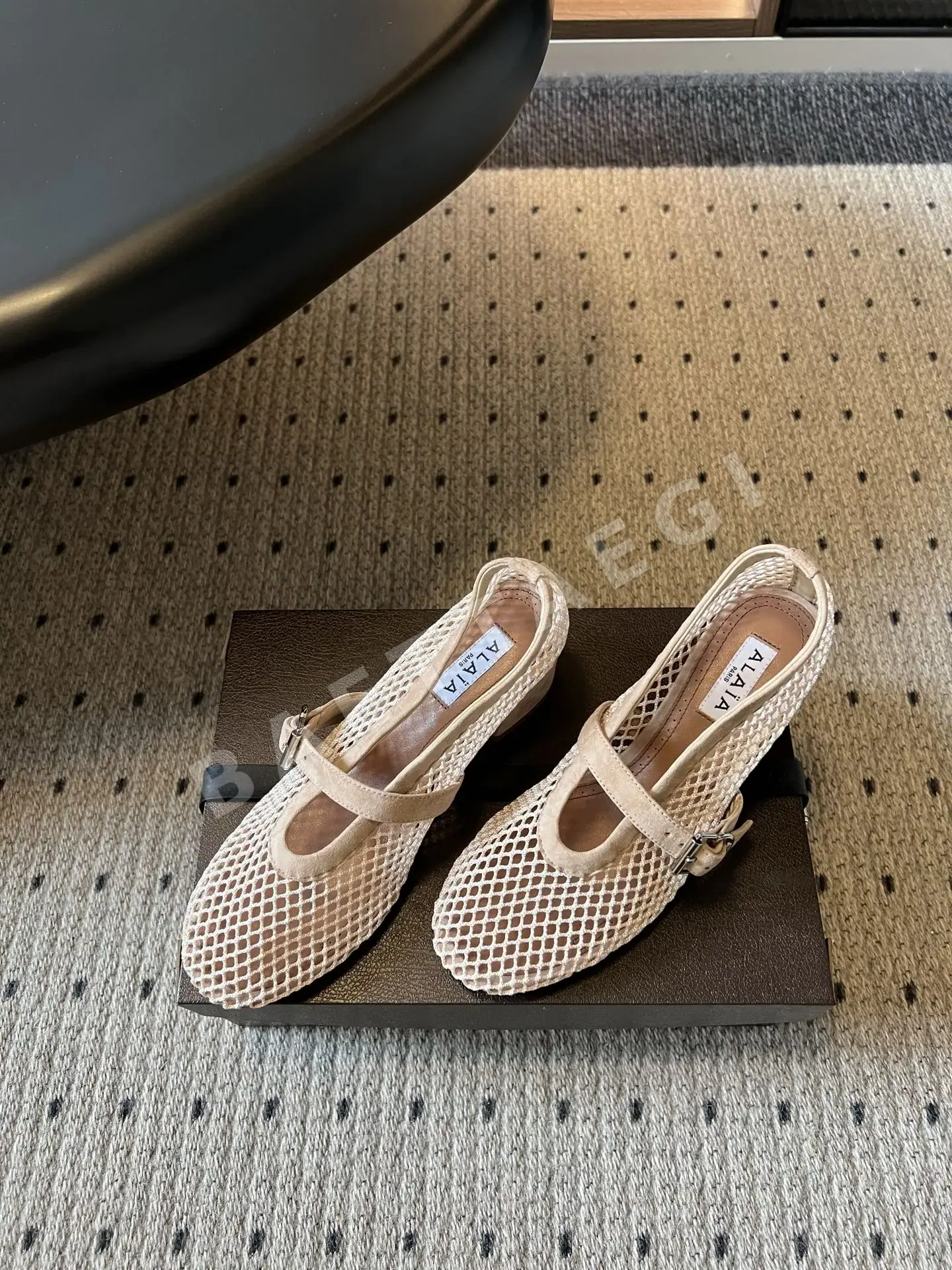알라이아 메시 중공 챙키힐 메리제인 슈즈 상세 이미지 2