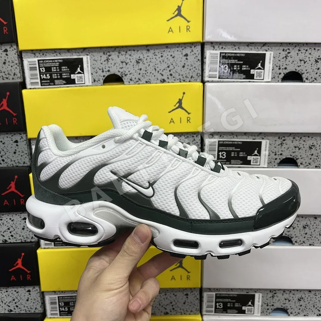 나이키 [DF] 에어 맥스 플러스 블랙 그린 FV6057-100 201066 Nike Air Max Plus 상세 이미지 7