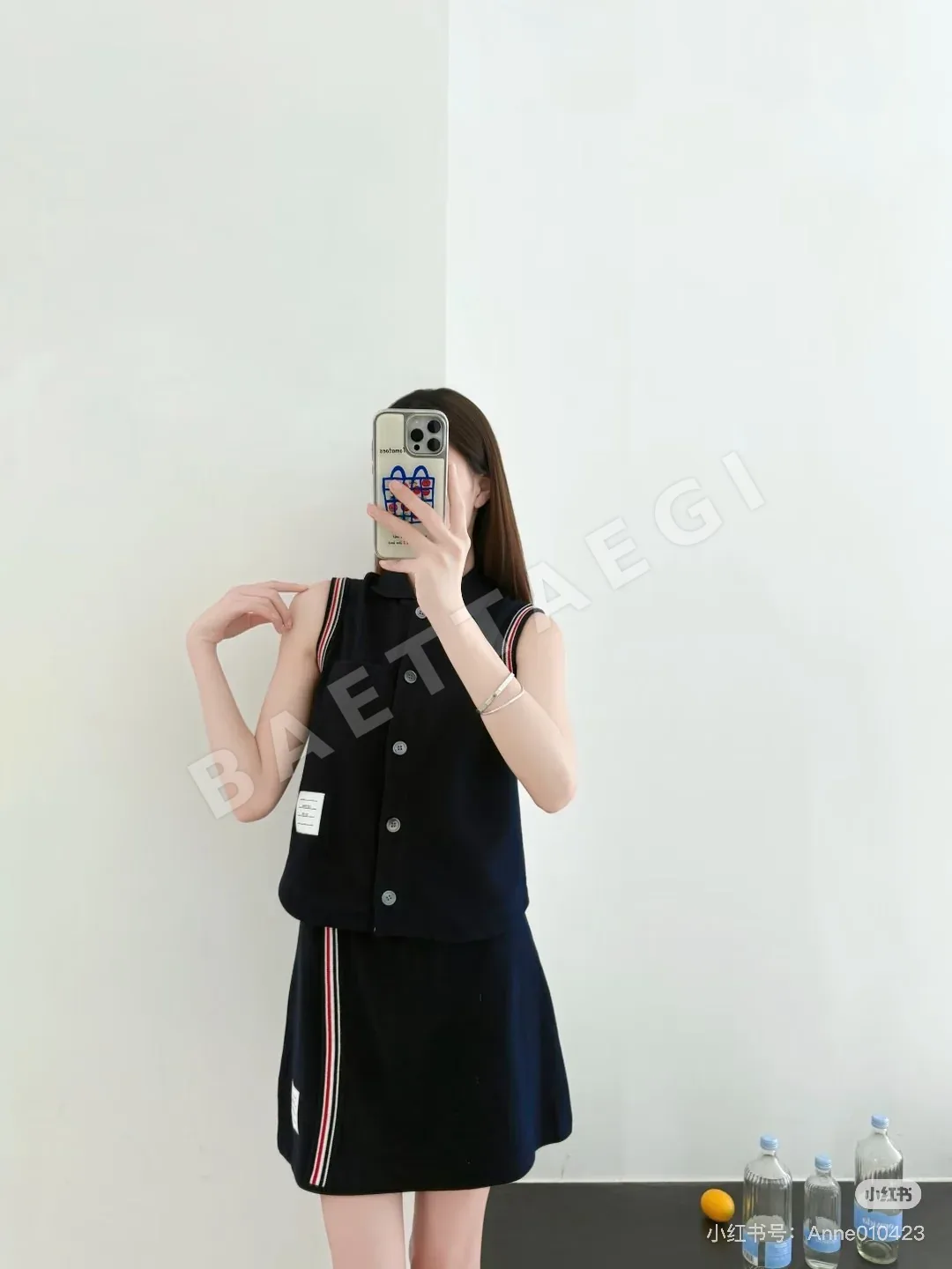 톰브라운 여성 슬림핏 노슬리브 폴로셔츠 상세 이미지 5