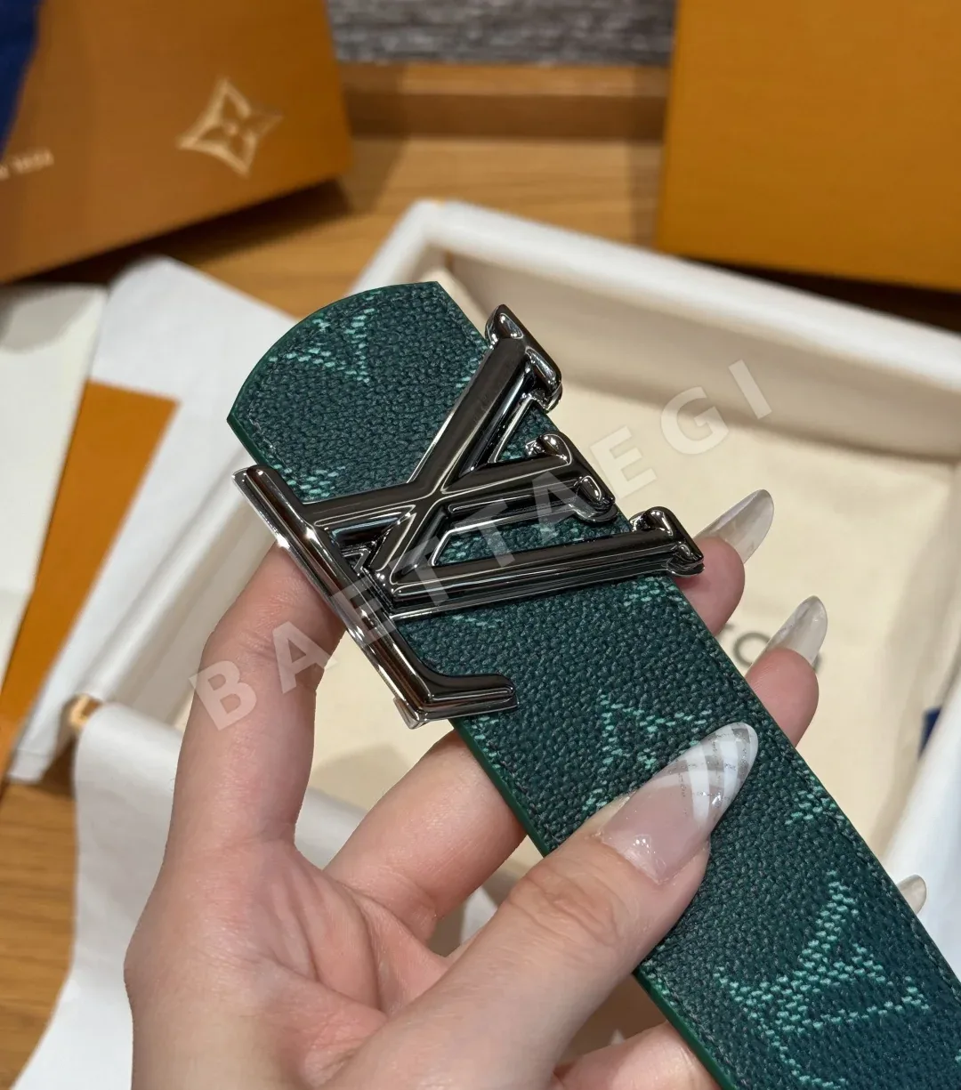 루이비통 디멘션 모노그램 헤리티지 40mm 리버시블 벨트 상세 이미지 7