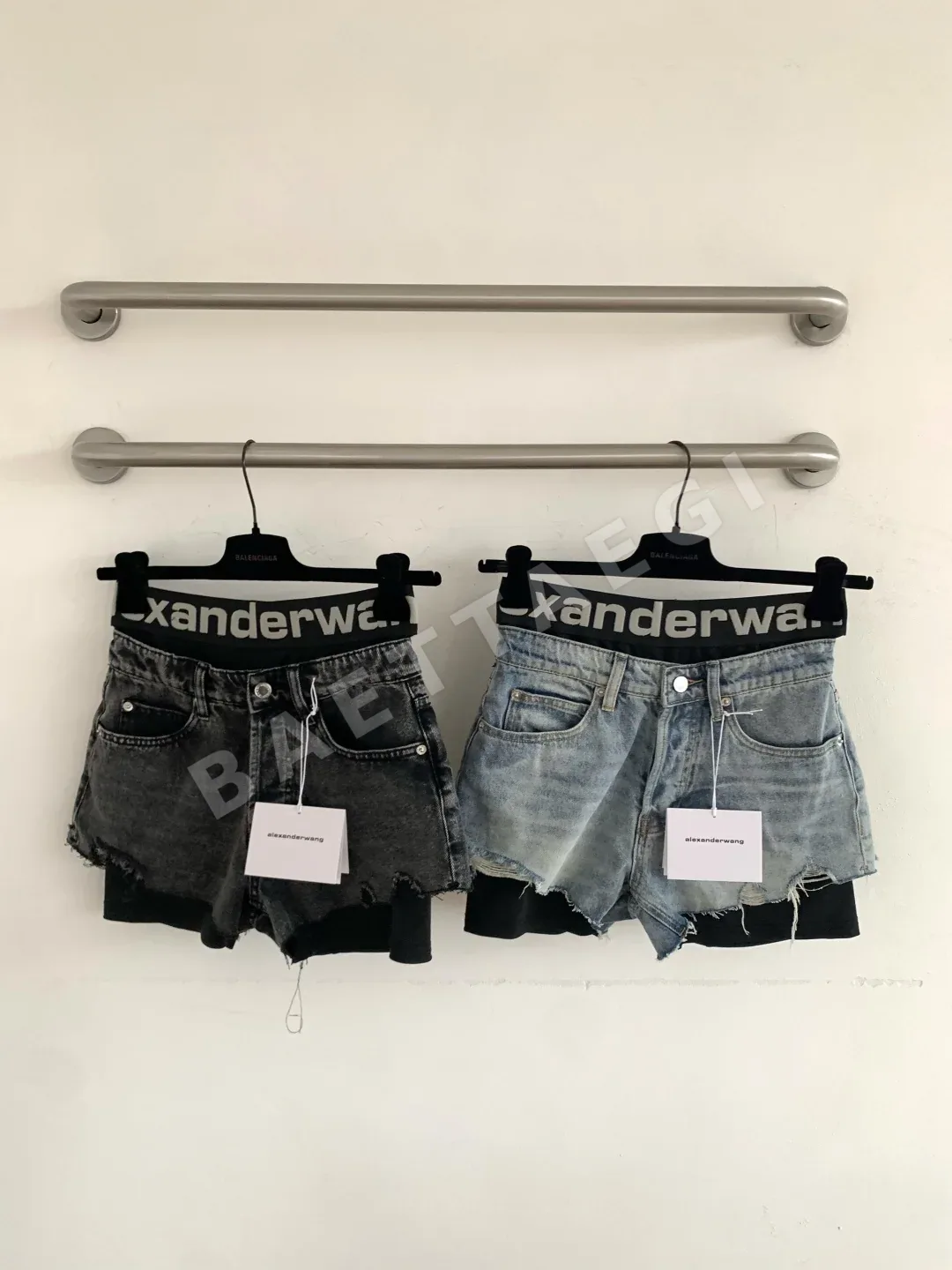 알렉산더왕 더블 허리밴드 레터 자카드 레이어드 데님 반바지 132842