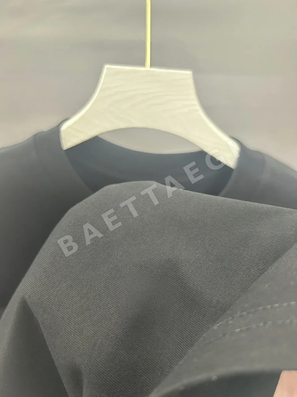 발렌티노 클래식 프린트 라운드넥 여성 반팔 티셔츠 상세 이미지 5