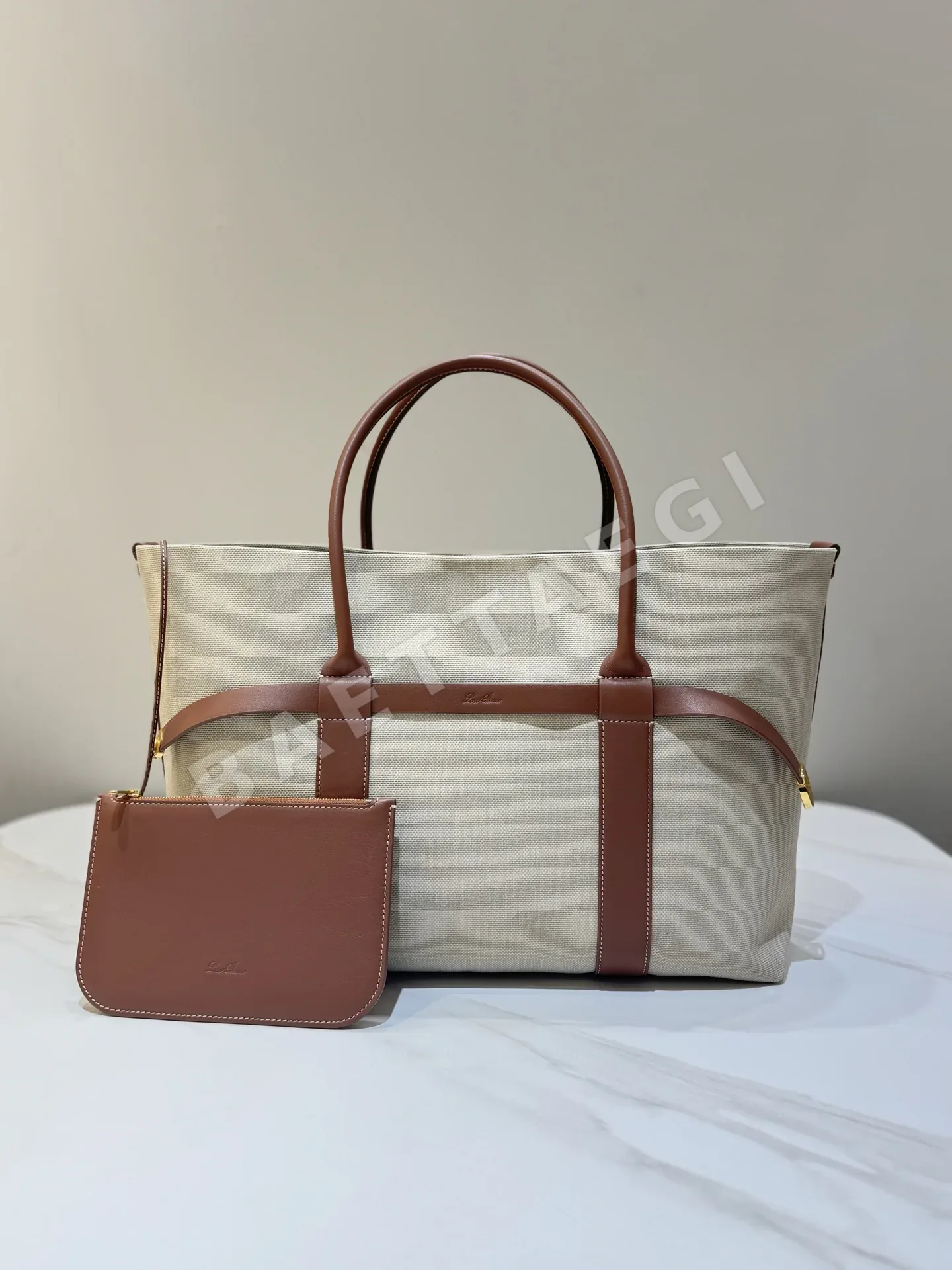 로로피아나 그레인 가죽 캐시미어 안감 가방 191345