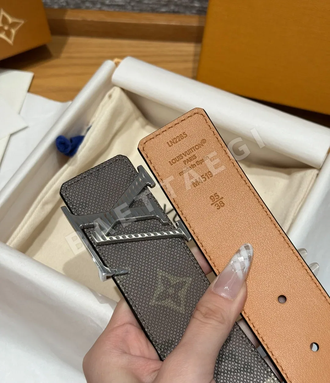 루이비통 디멘션 모노그램 헤리티지 40mm 리버시블 벨트 상세 이미지 6