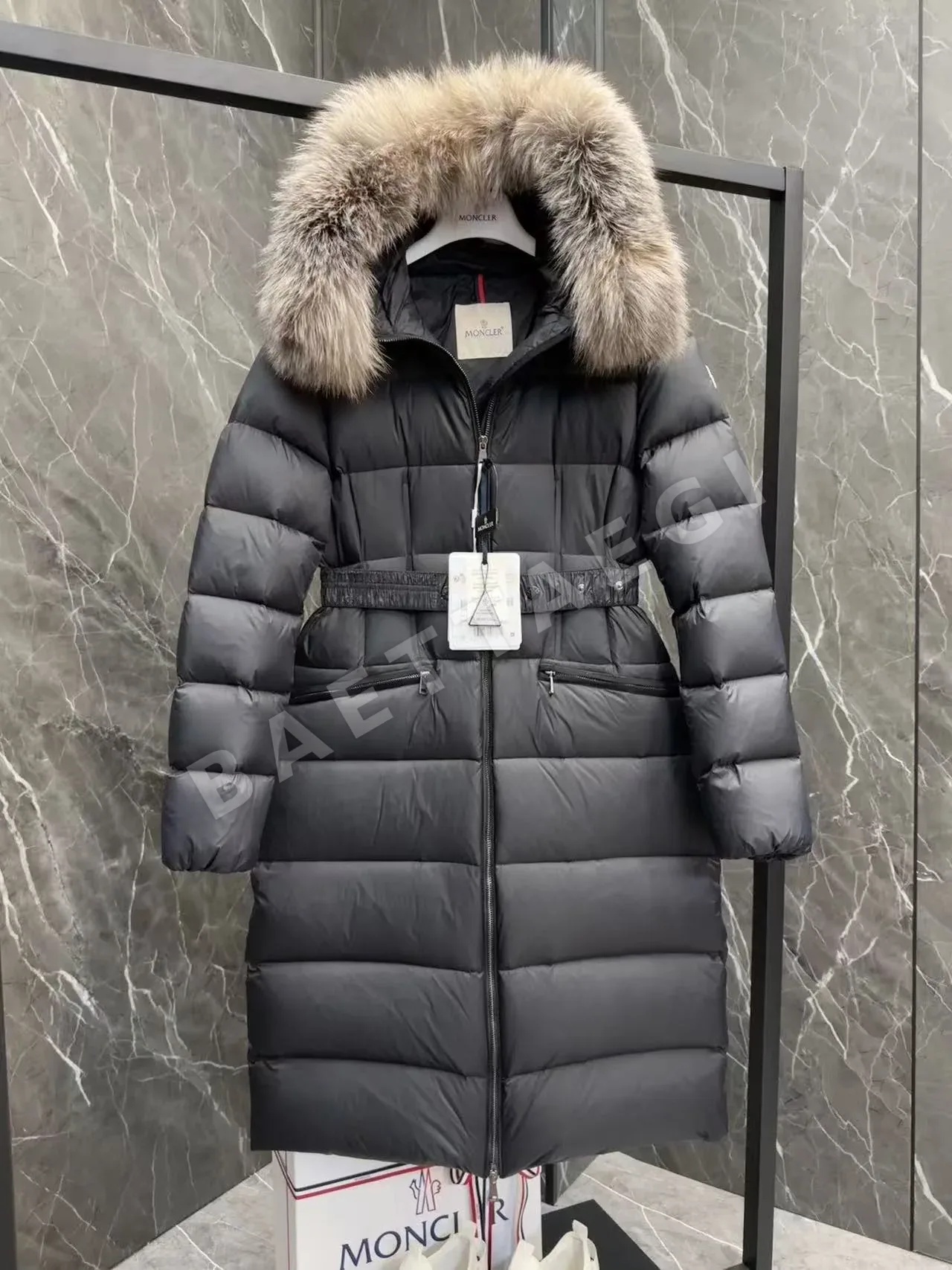 몽클레르 보에딕 여자 패딩 상세 이미지 4