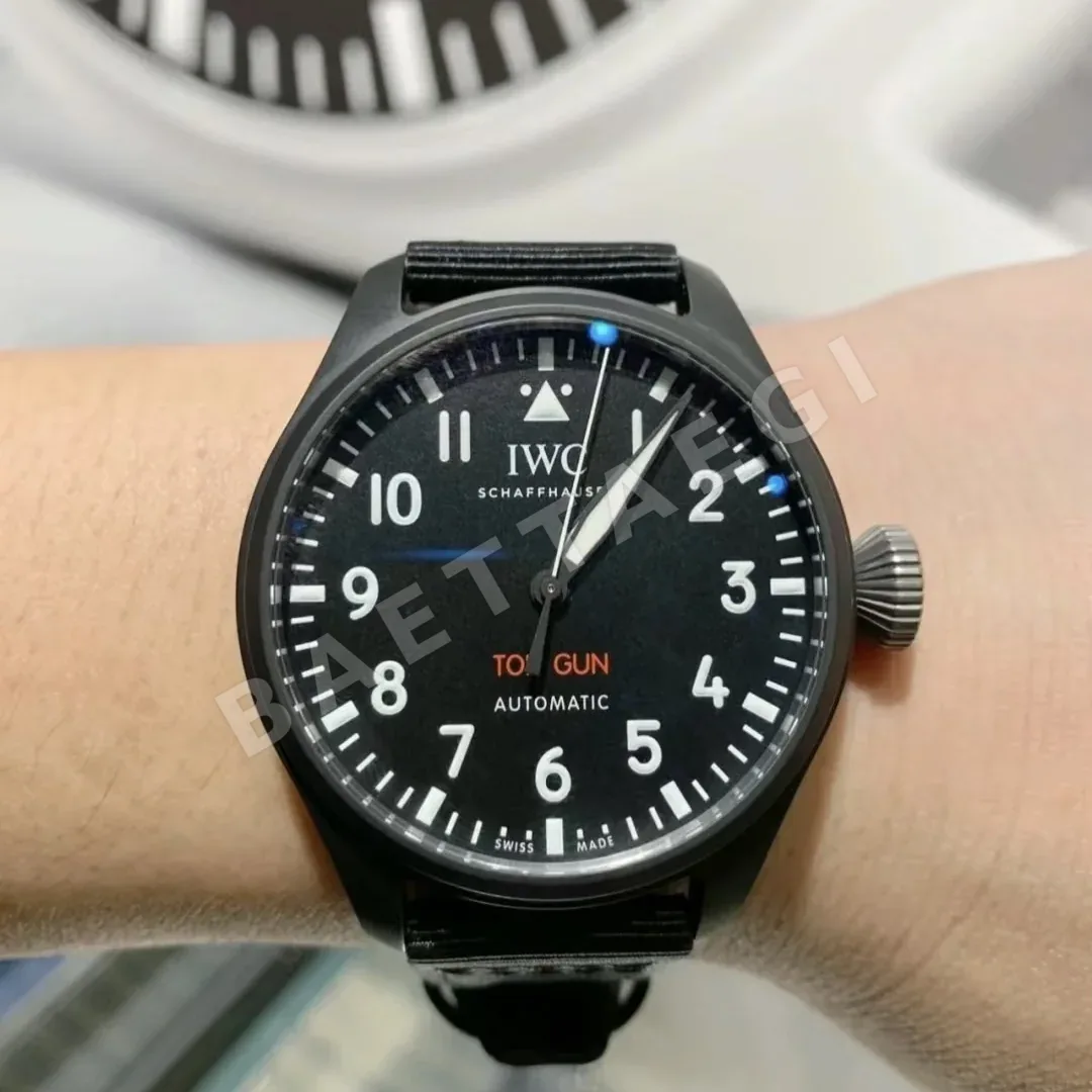 IWC 탑건 블랙 세라믹 시계 상세 이미지 5