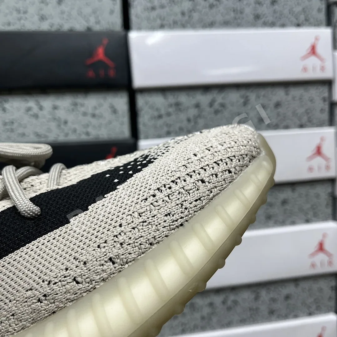 아디다스 [R] 이지 부스트 350 V2 HP7870 200752 Adidas Yeezy Boost 350 V2 상세 이미지 2