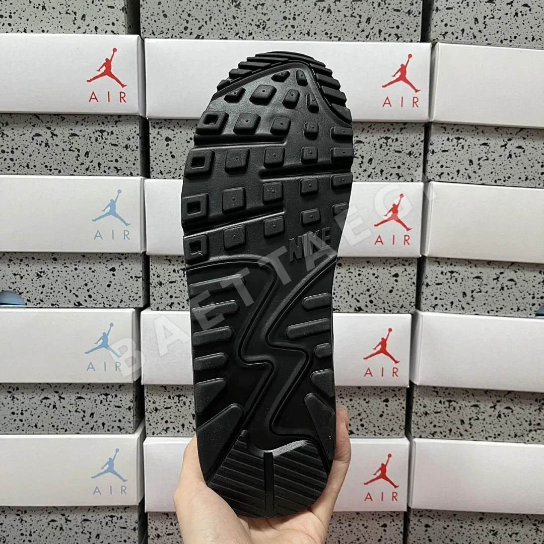 나이키 [XY] 에어 맥스 90 DR0145-003 201260 Nike Air Max 90 Iron Grey University Red 상세 이미지 3