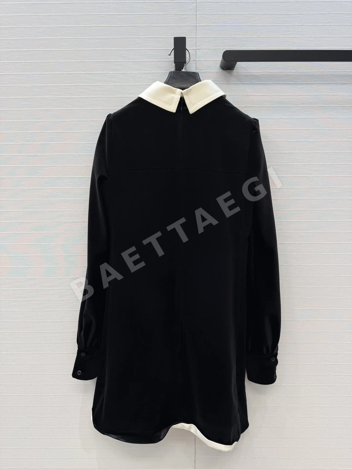 프라다 화이트 슬림핏 벨벳 카라 원피스 6385 상세 이미지 8