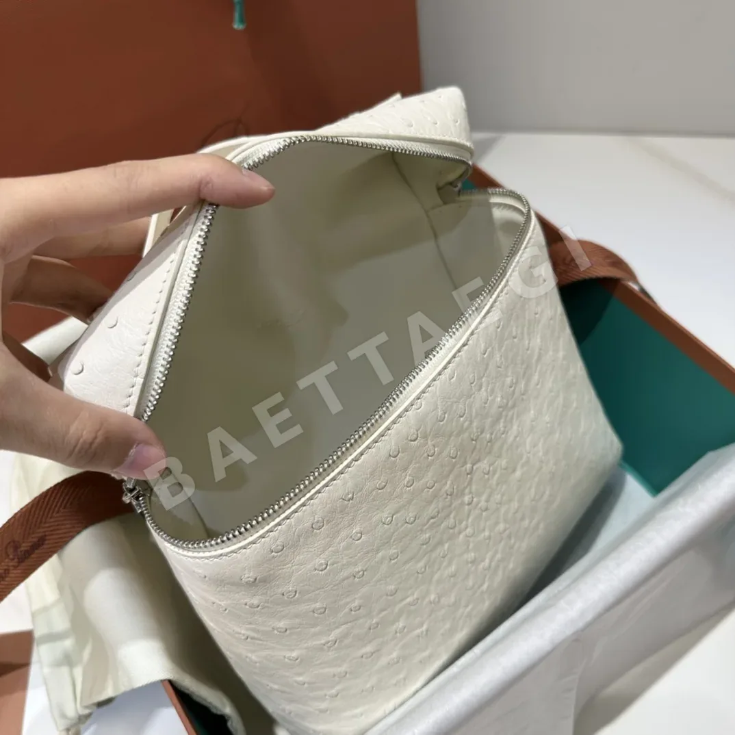 로로피아나 타조가죽 백팩 상세 이미지 7