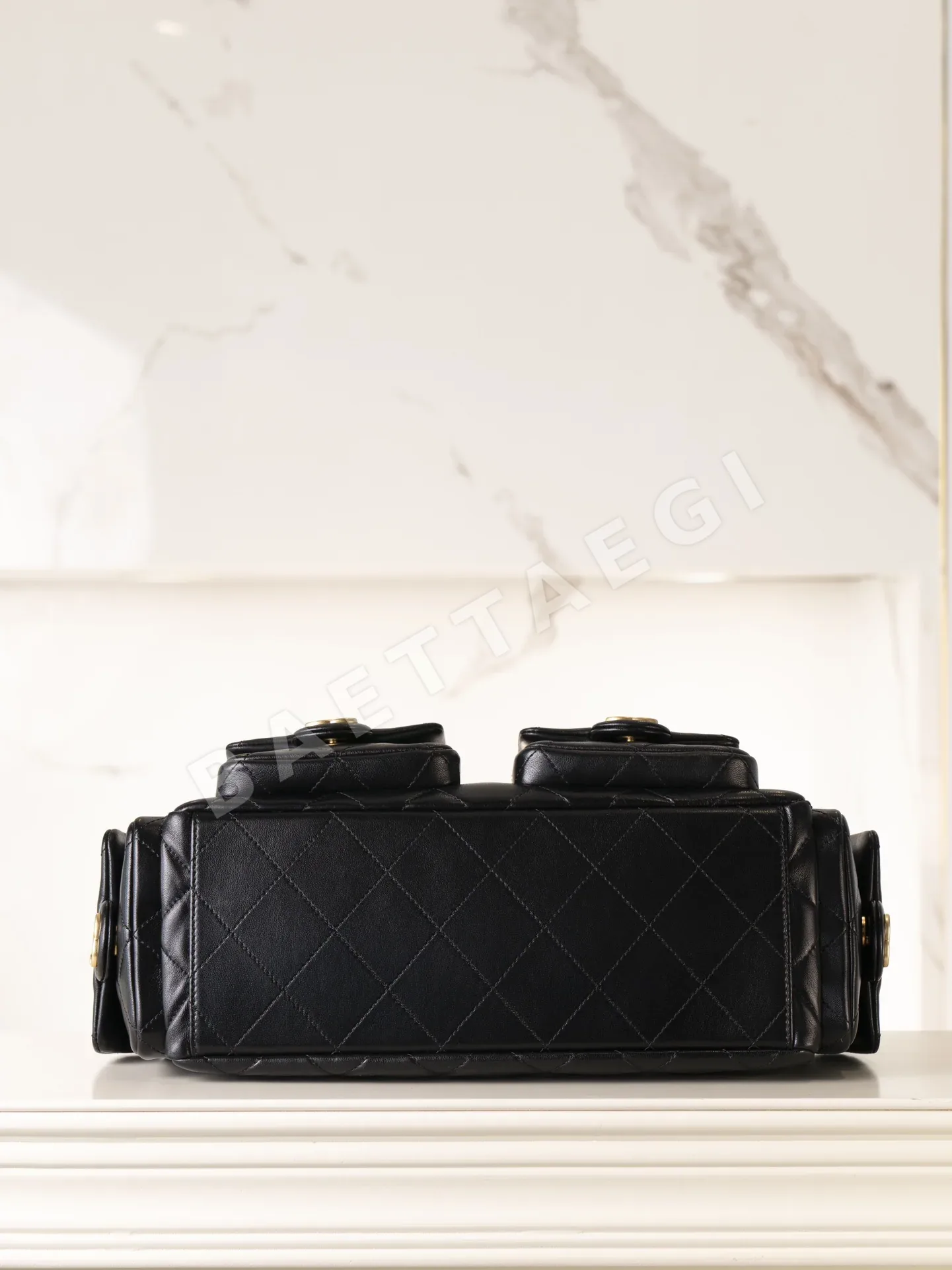샤넬 라지 호보백 블랙 램스킨 금장 상세 이미지 9