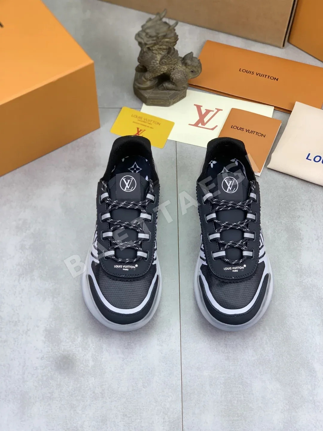 루이비통 LV 런 2.0 메시 스니커즈 상세 이미지 2