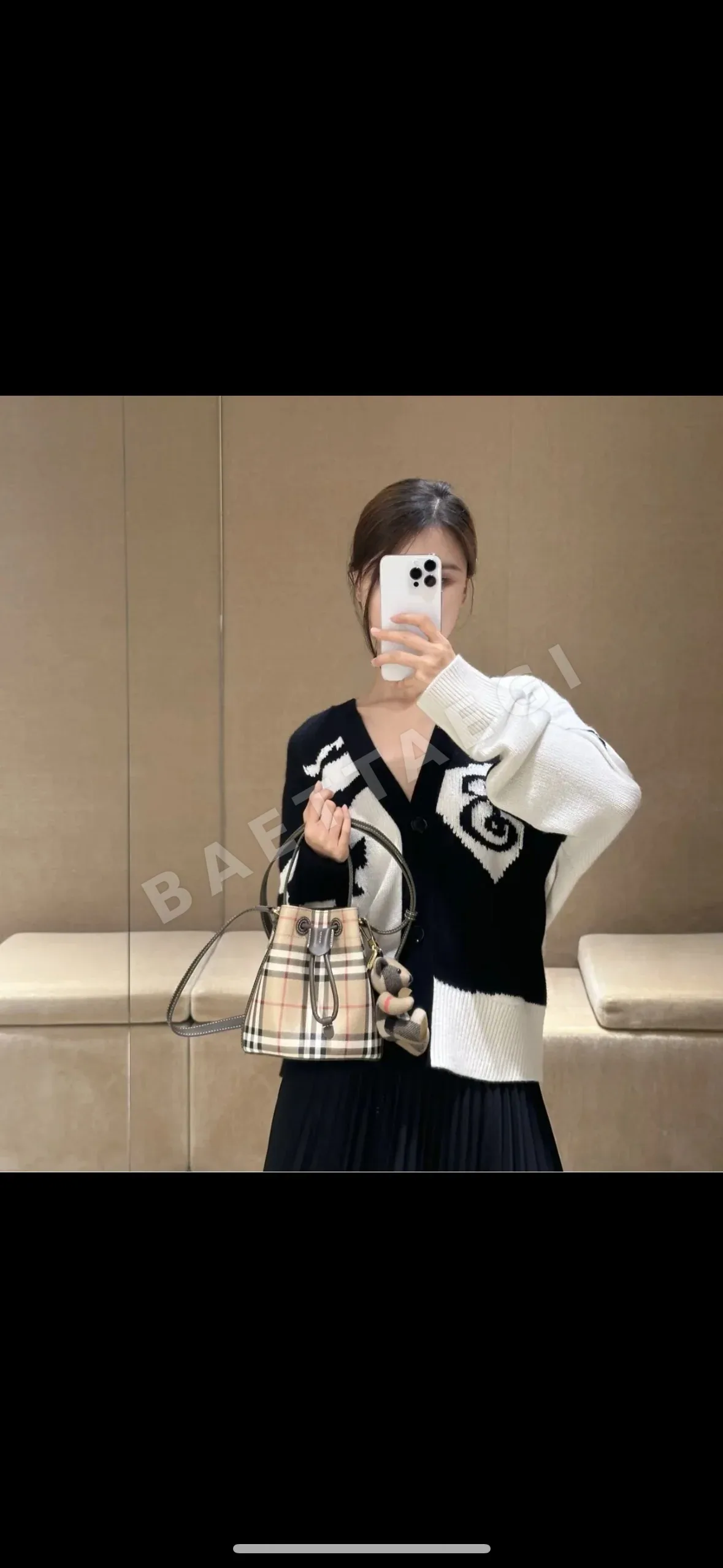 버버리 미니 버킷백 상세 이미지 3