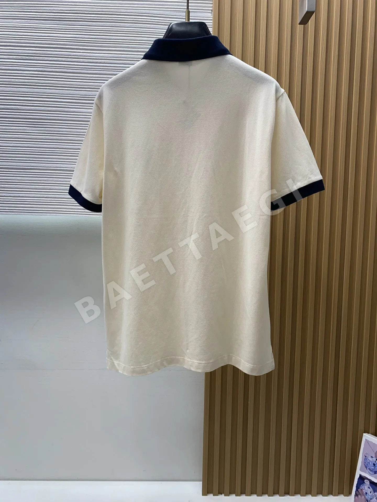 로에베 지퍼 카라 코튼 반팔 티셔츠 상세 이미지 8