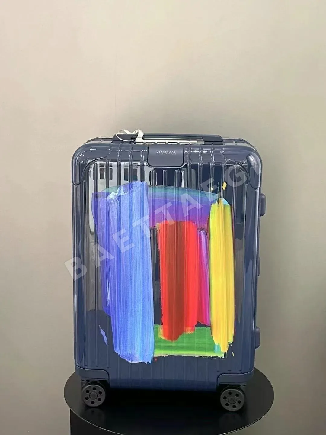 리모와 그래피티 여행가방 20237